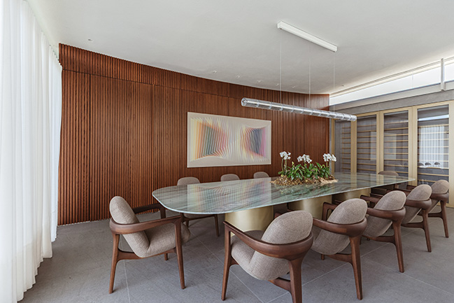 Linho House by Tetro Architecture