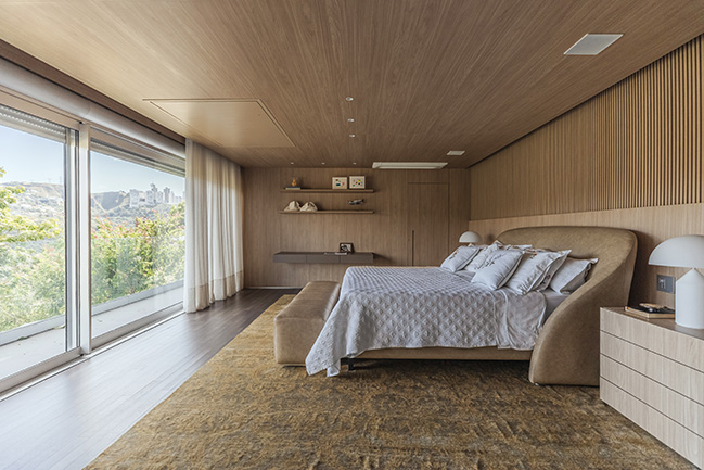Linho House by Tetro Architecture