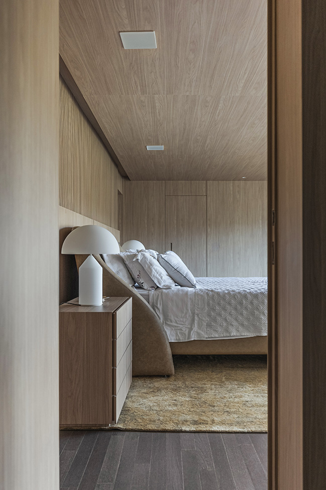 Linho House by Tetro Architecture