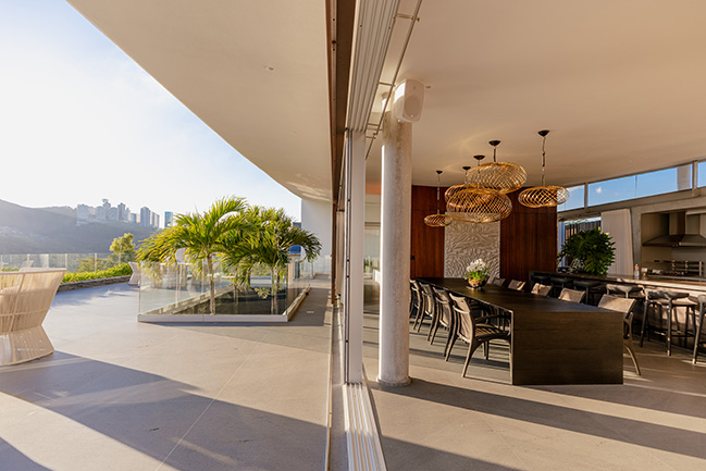 Linho House by Tetro Architecture