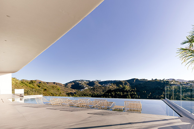 Linho House by Tetro Architecture