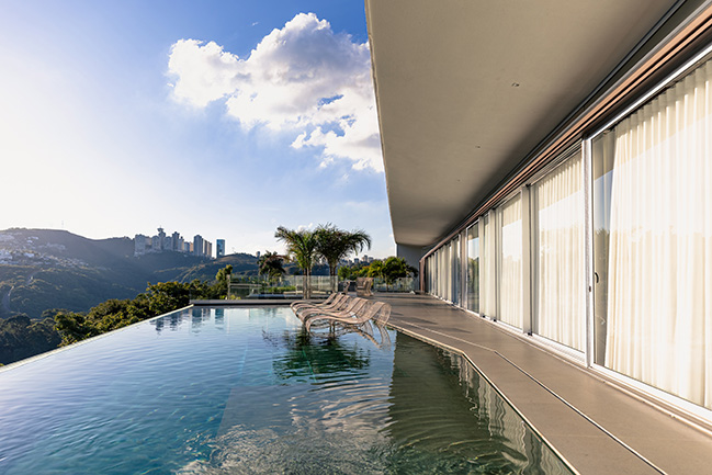 Linho House by Tetro Architecture