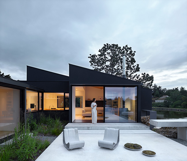 Shoreline House by Splyce Design