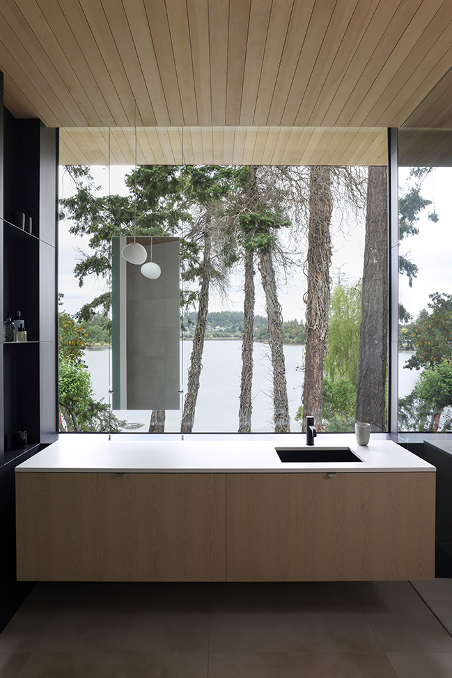 Shoreline House by Splyce Design