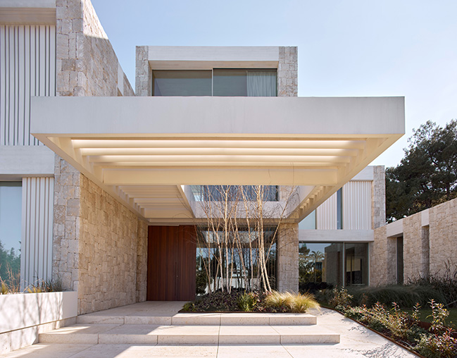 Jacaranda House by Ramón Esteve Estudio