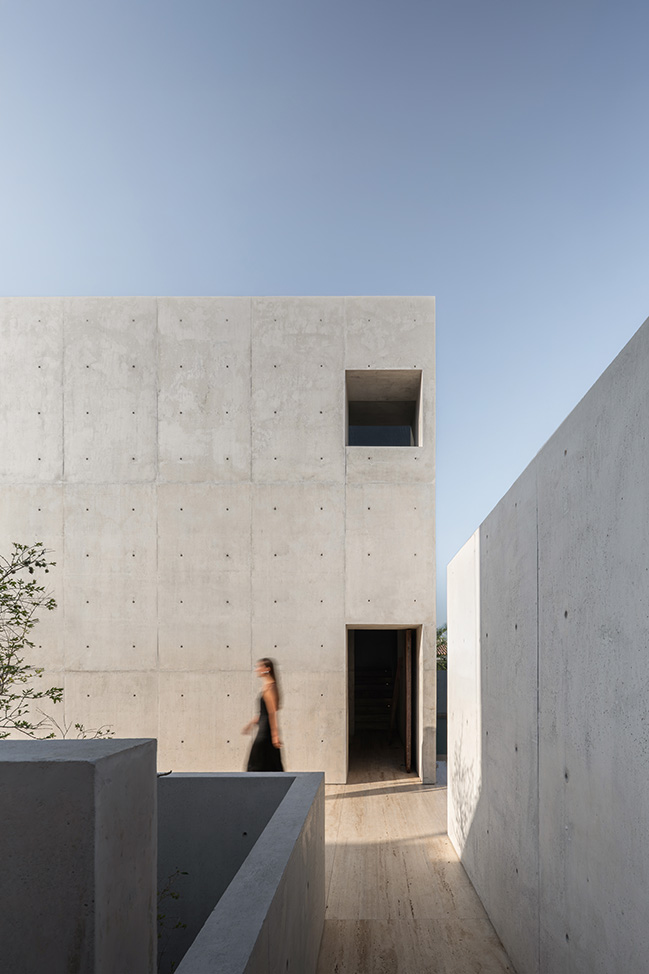 Casa Tao by HW Studio | Shade as a Space for Life