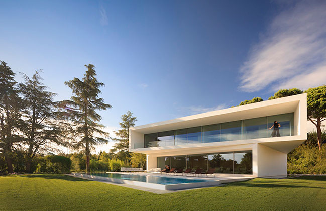 Villa Lavan by Fran Silvestre Arquitectos