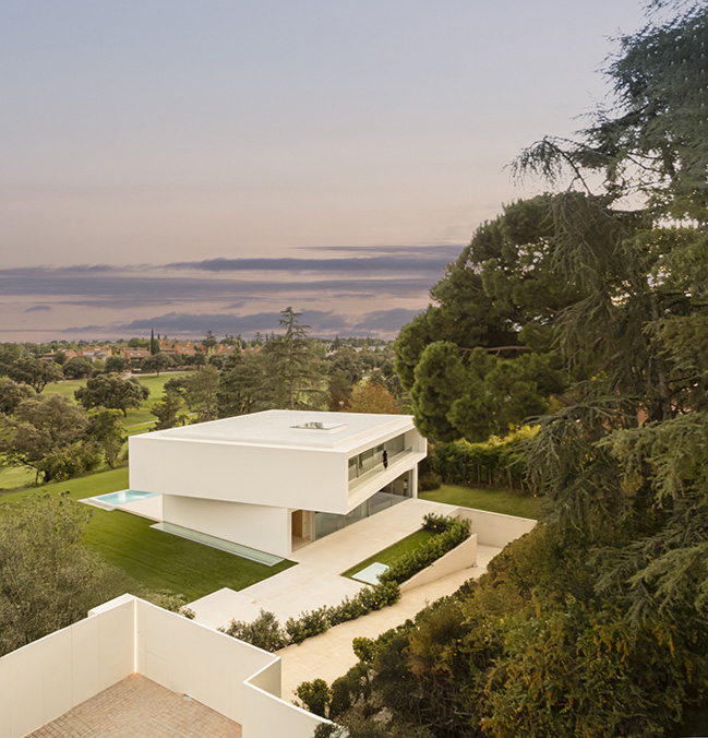 Villa Lavan by Fran Silvestre Arquitectos