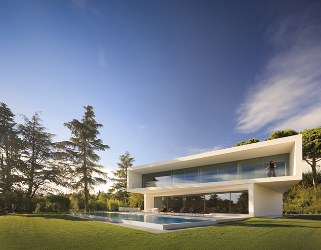 Villa Lavan by Fran Silvestre Arquitectos