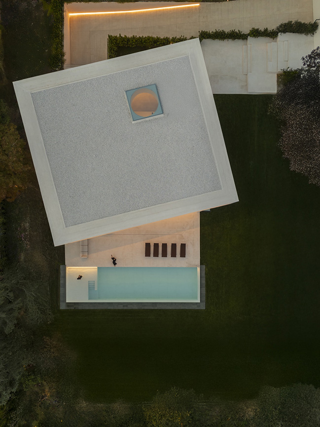 Villa Lavan by Fran Silvestre Arquitectos