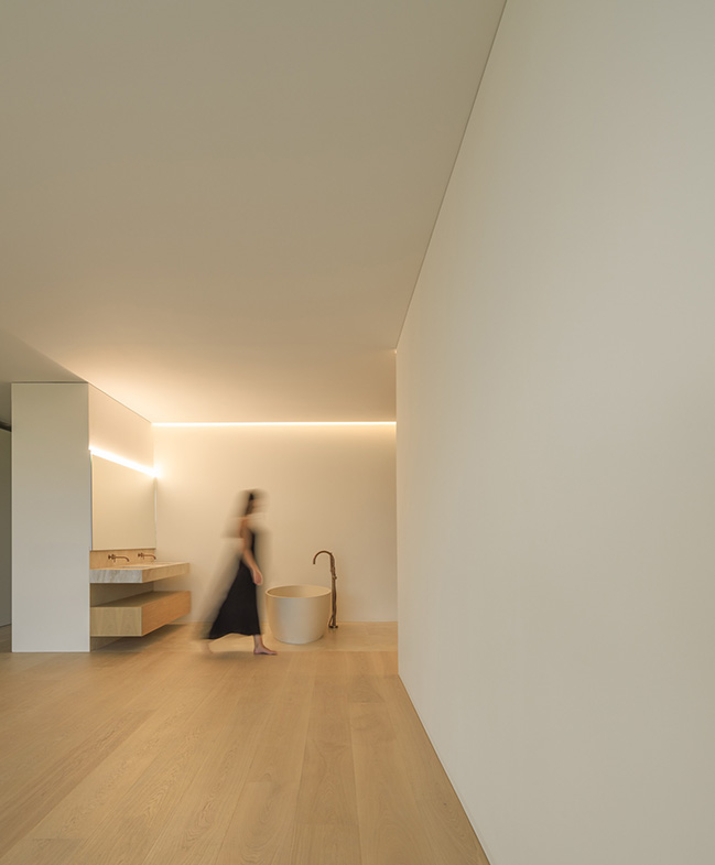 Villa Lavan by Fran Silvestre Arquitectos