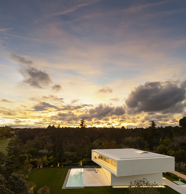 Villa Lavan by Fran Silvestre Arquitectos
