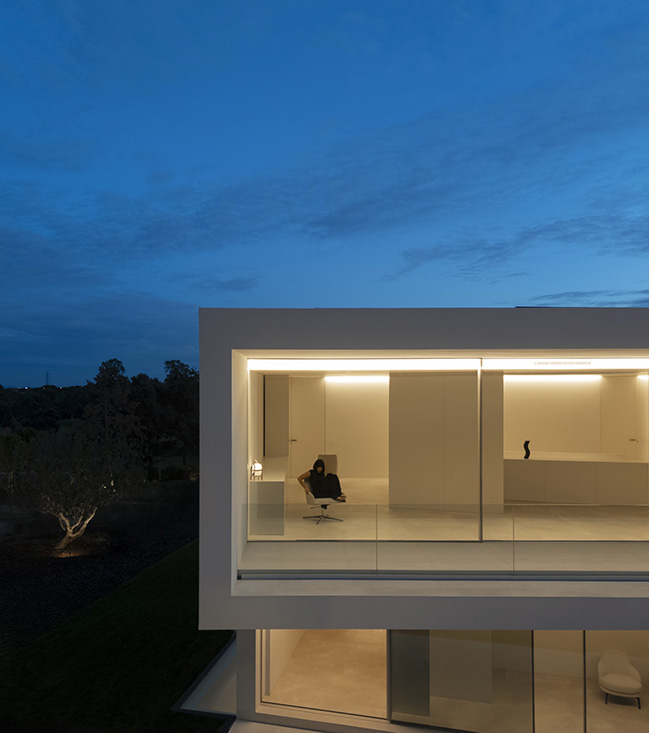 Villa Lavan by Fran Silvestre Arquitectos