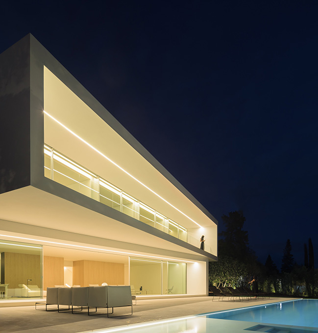 Villa Lavan by Fran Silvestre Arquitectos