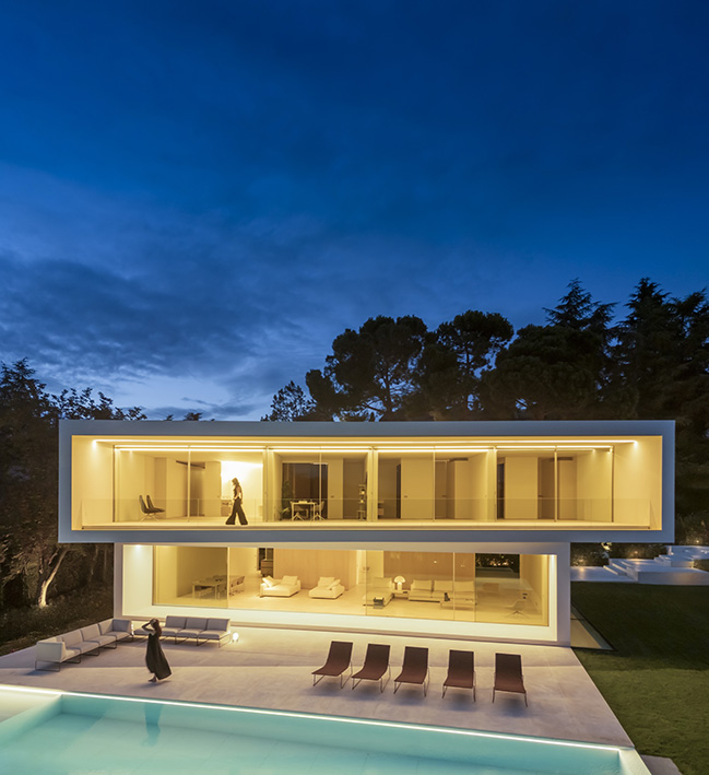 Villa Lavan by Fran Silvestre Arquitectos