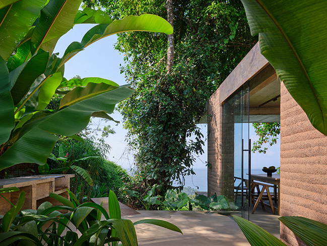 Studio House by Formafatal