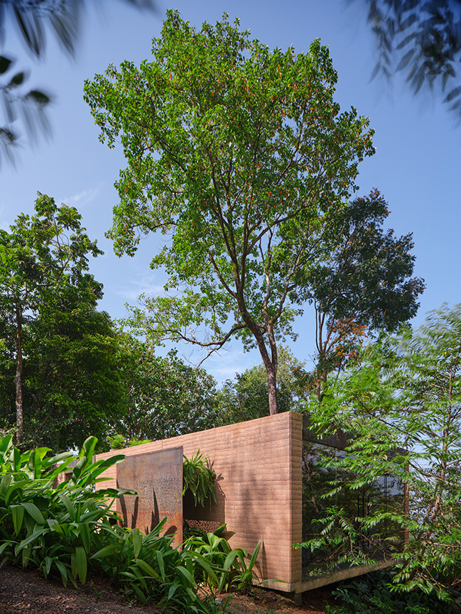Studio House by Formafatal