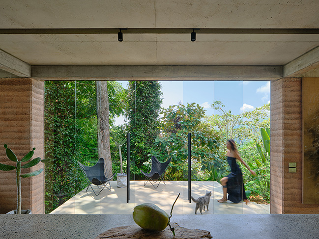 Studio House by Formafatal