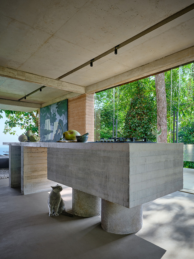Studio House by Formafatal