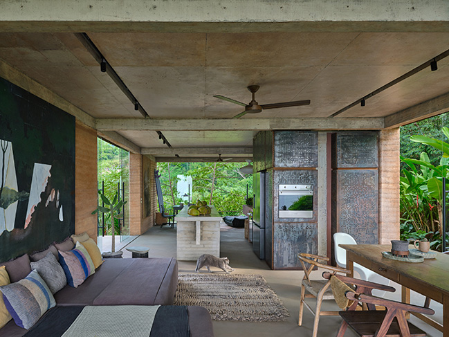 Studio House by Formafatal