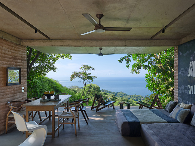 Studio House by Formafatal