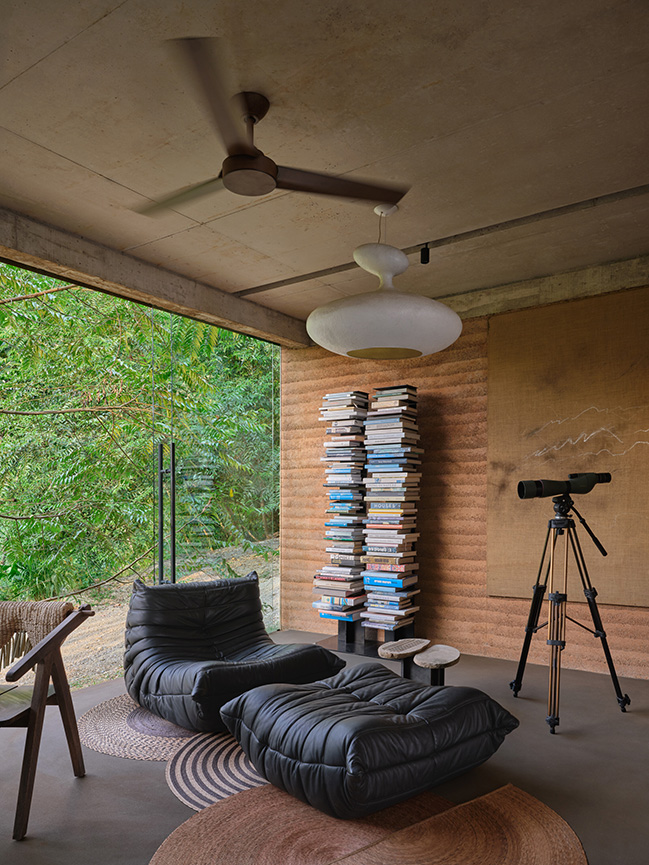 Studio House by Formafatal