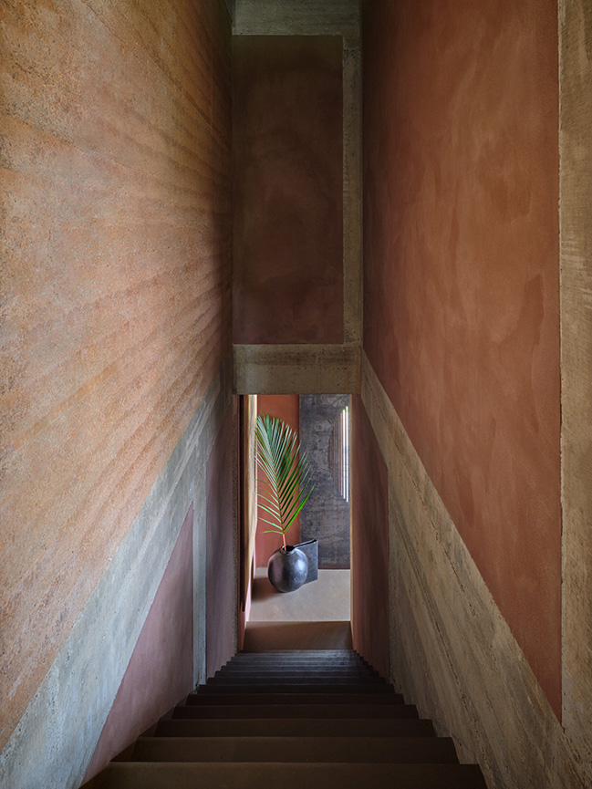 Studio House by Formafatal