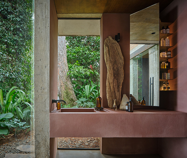 Studio House by Formafatal