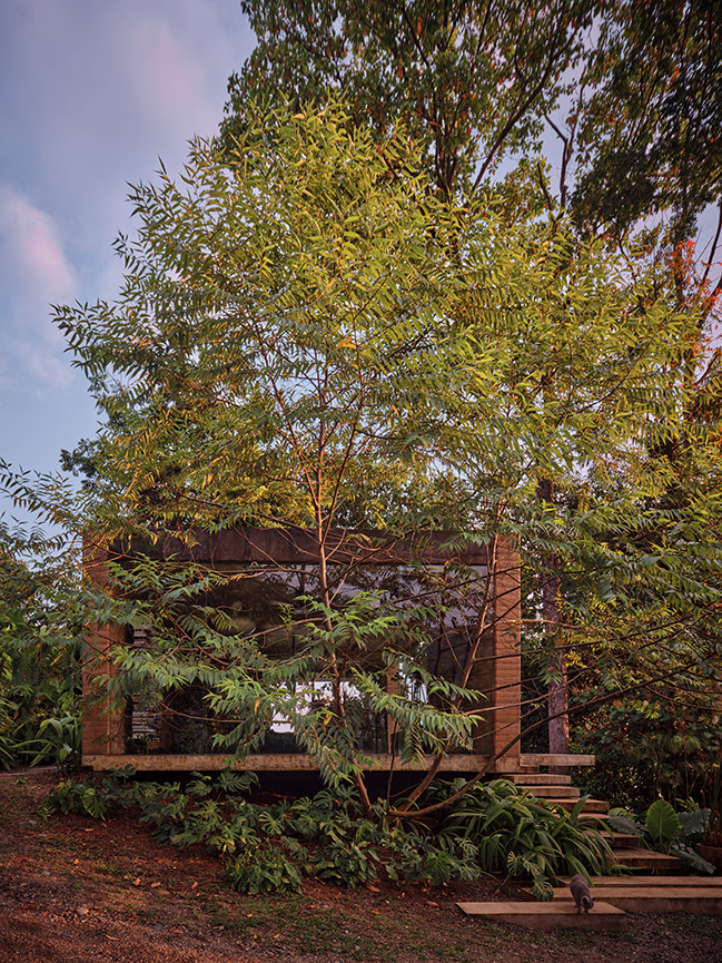 Studio House by Formafatal