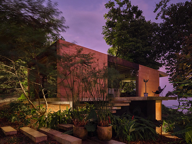 Studio House by Formafatal