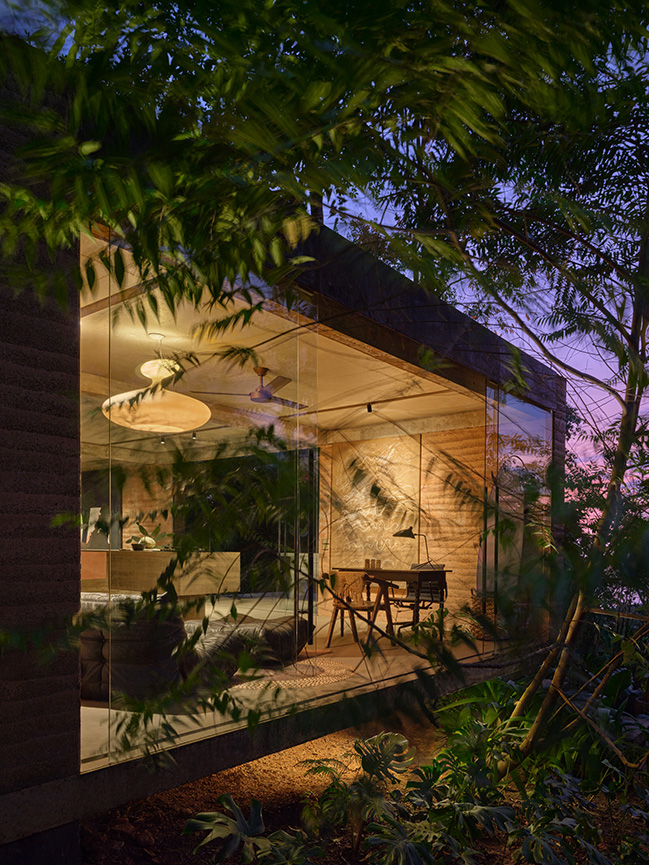 Studio House by Formafatal