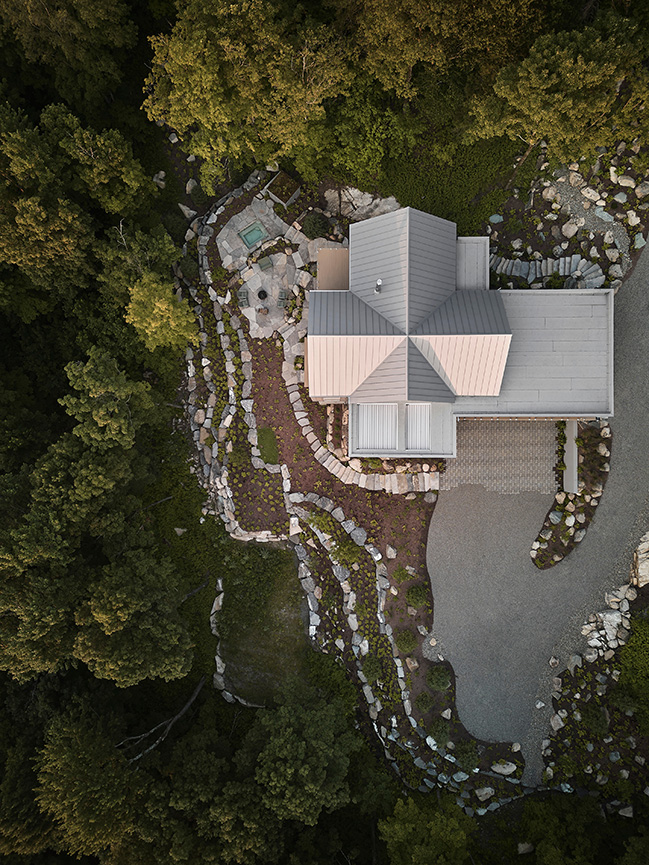 La Croix by Luc Plante architecture + design