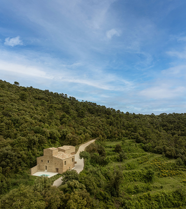 Mas Cadalt by Fran Silvestre Arquitectos