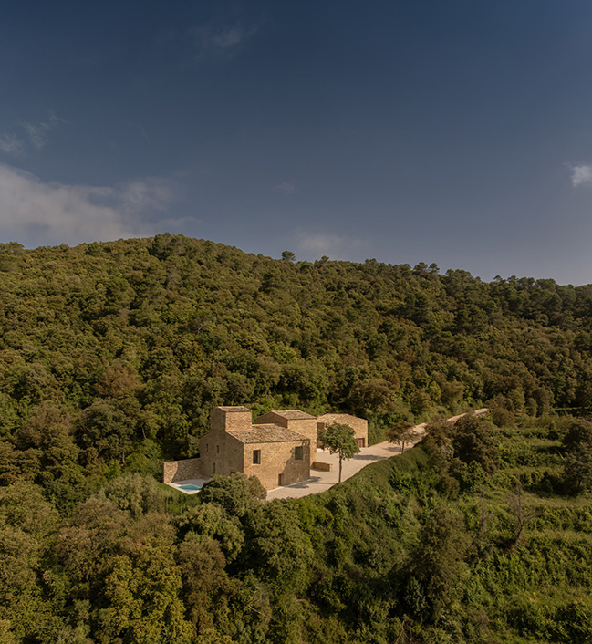 Mas Cadalt by Fran Silvestre Arquitectos