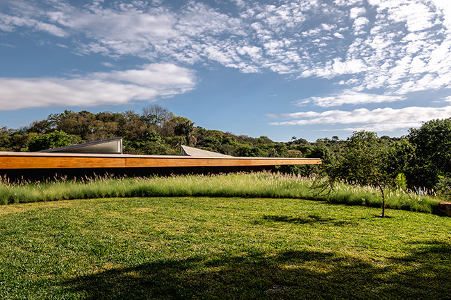 Tangram House by TETRO Architecture