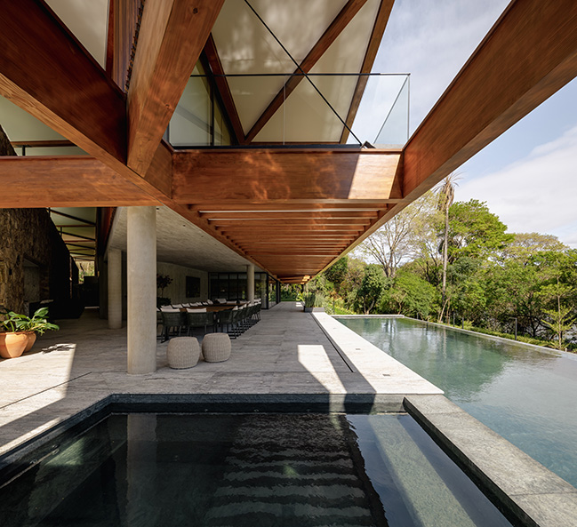 Tangram House by TETRO Architecture