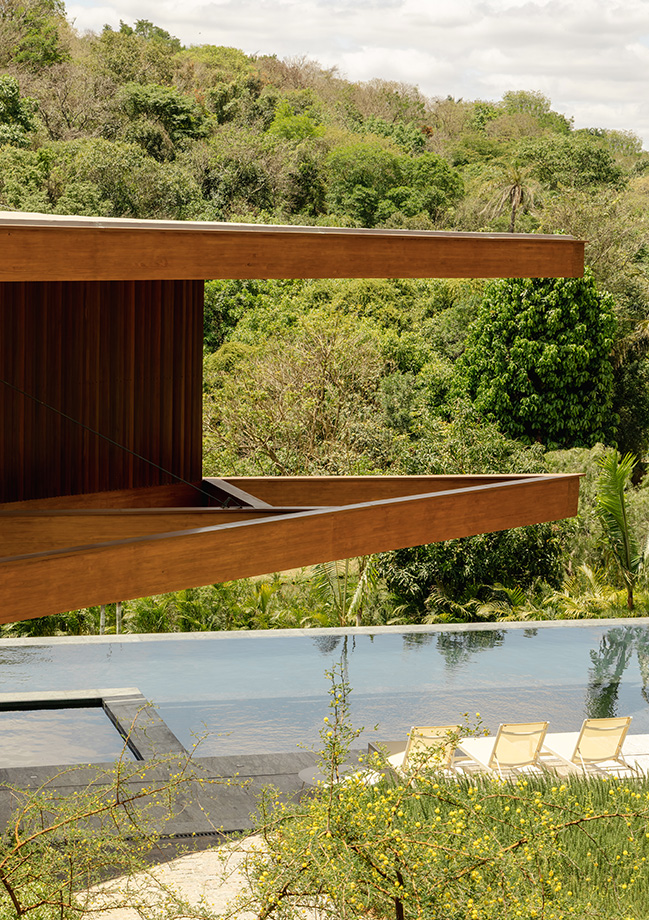 Tangram House by TETRO Architecture