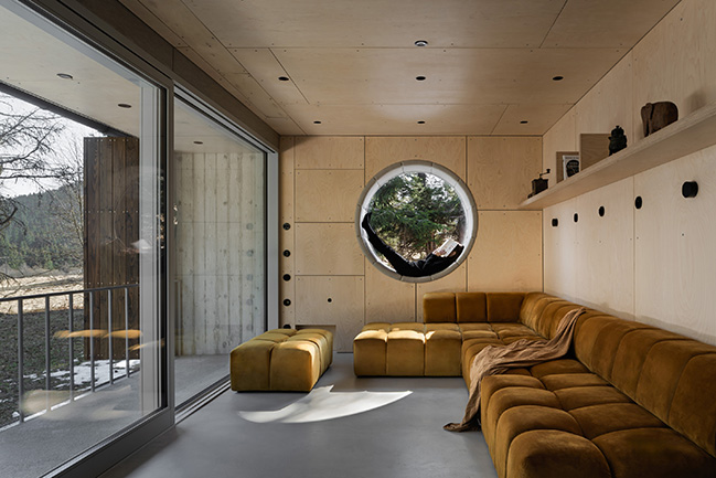 Borová Lada Cottage by Studio Plyš