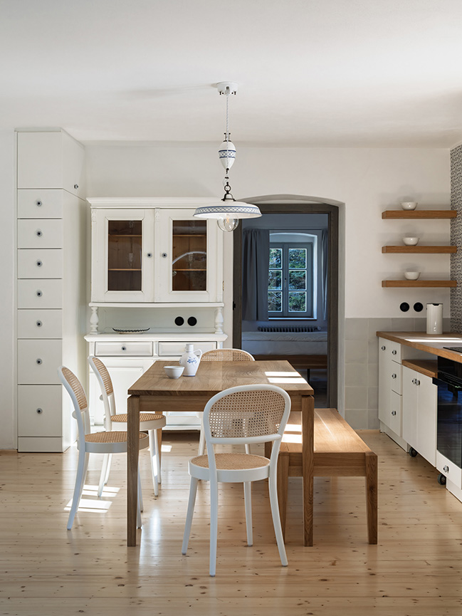 Borová Lada Cottage by Studio Plyš