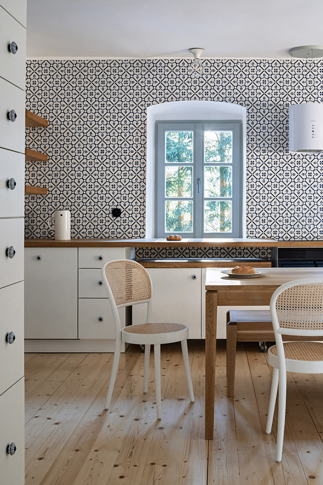 Borová Lada Cottage by Studio Plyš