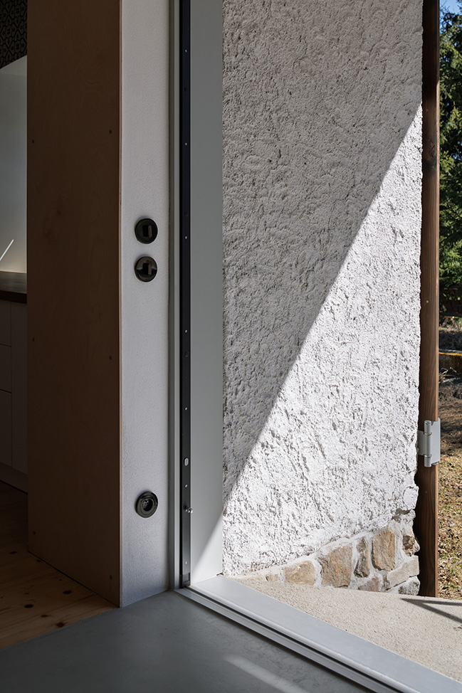 Borová Lada Cottage by Studio Plyš