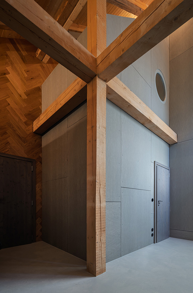 Borová Lada Cottage by Studio Plyš