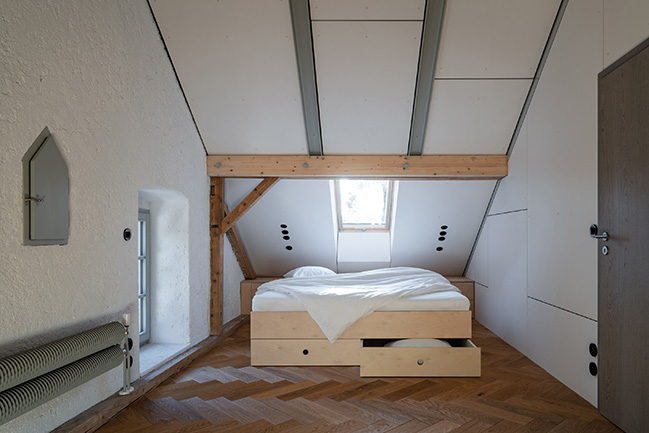 Borová Lada Cottage by Studio Plyš