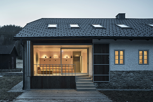 Borová Lada Cottage by Studio Plyš