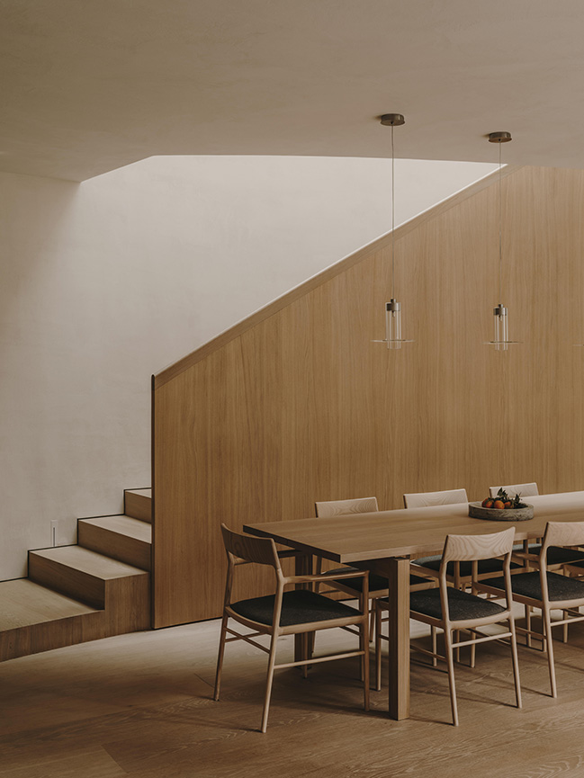 LOUI PARIS by Holzrausch Studio