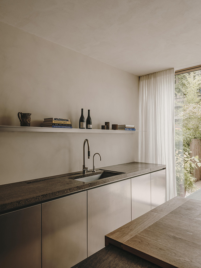 LOUI PARIS by Holzrausch Studio