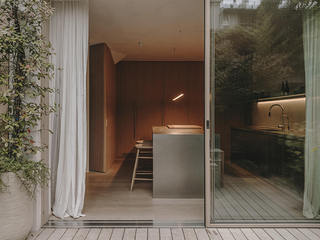 LOUI PARIS by Holzrausch Studio