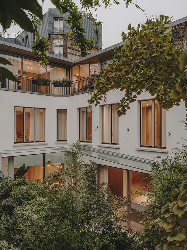 LOUI PARIS by Holzrausch Studio