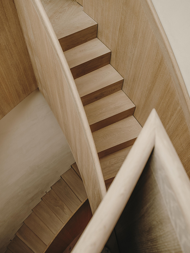 LOUI PARIS by Holzrausch Studio