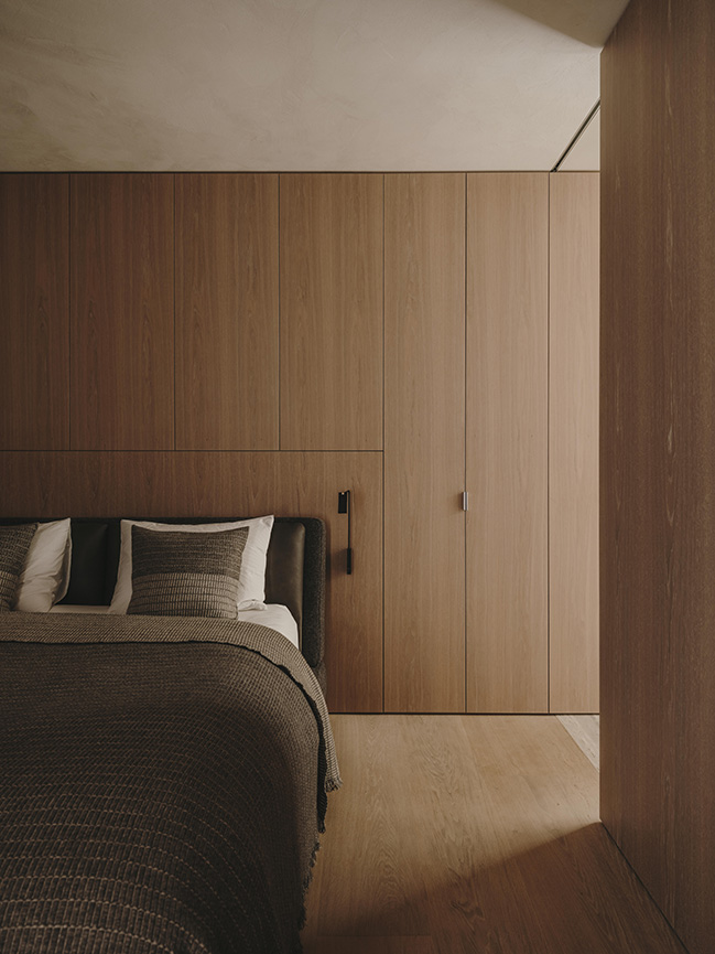 LOUI PARIS by Holzrausch Studio